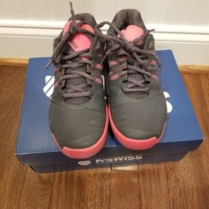 Ladies K-Swiss Ultrashot Tennis shoes in a size 7